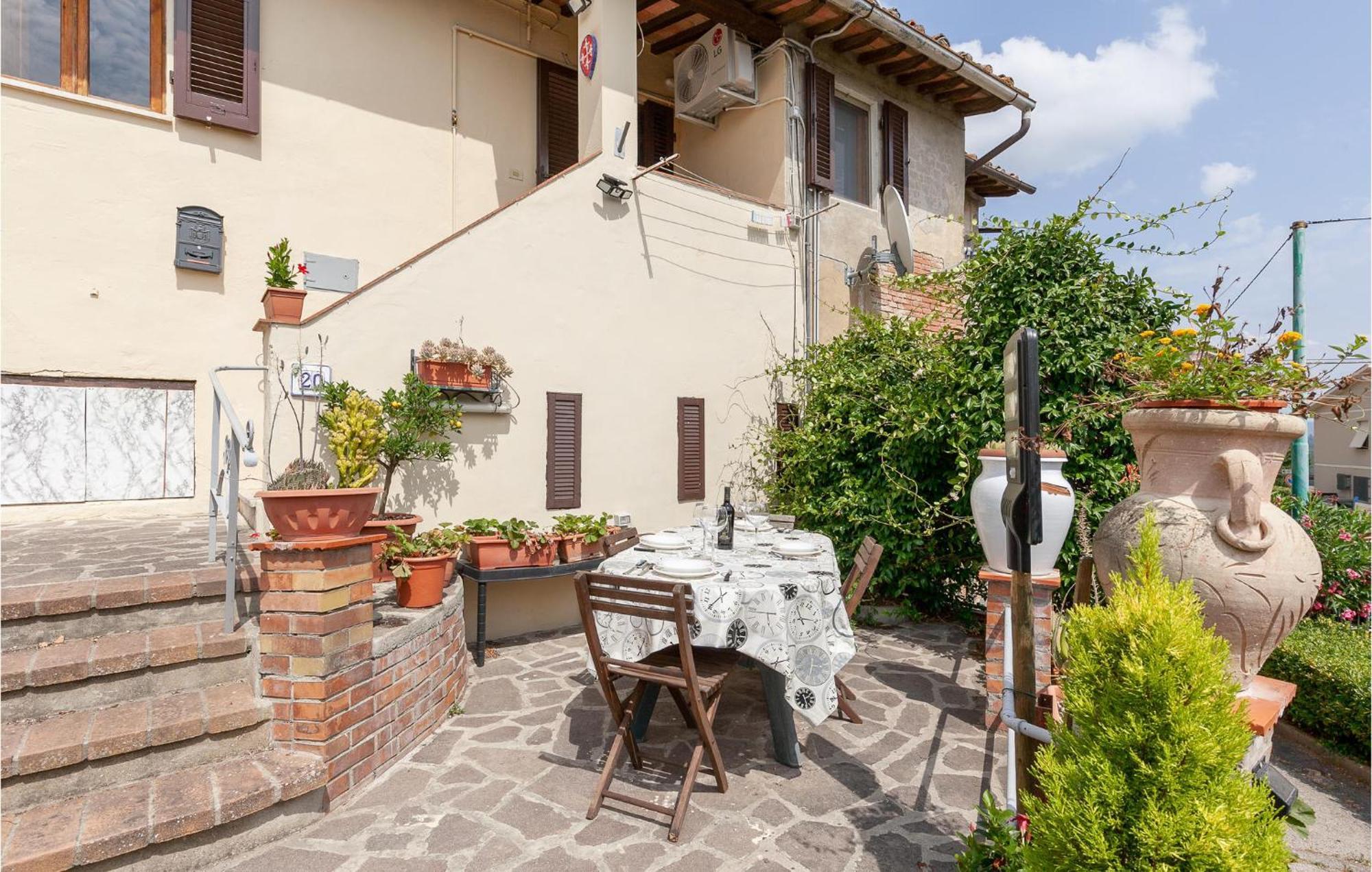Awesome Home In Montefoscoli With Wifi מראה חיצוני תמונה