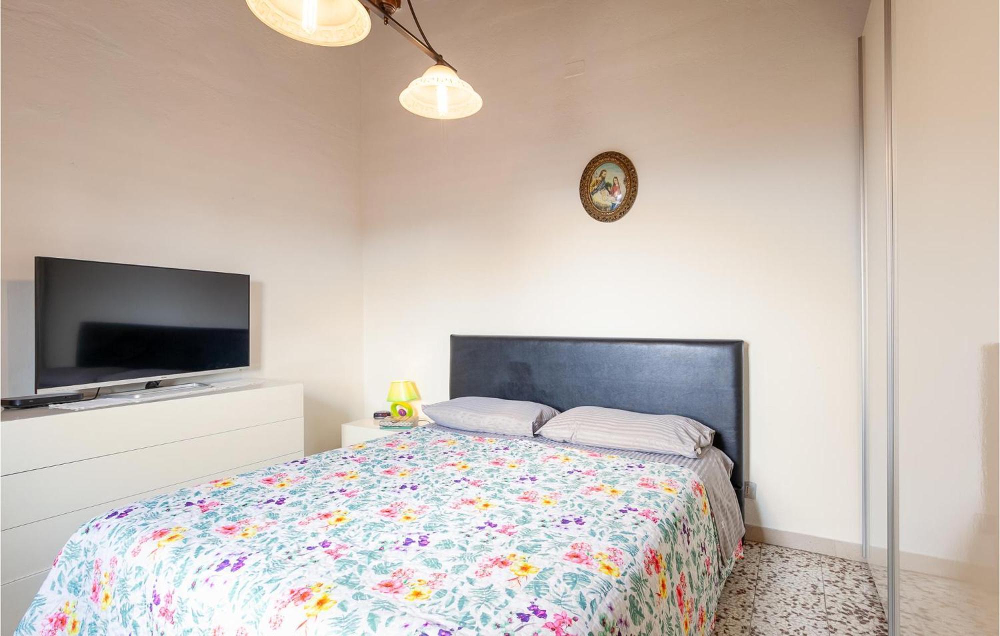 Awesome Home In Montefoscoli With Wifi מראה חיצוני תמונה